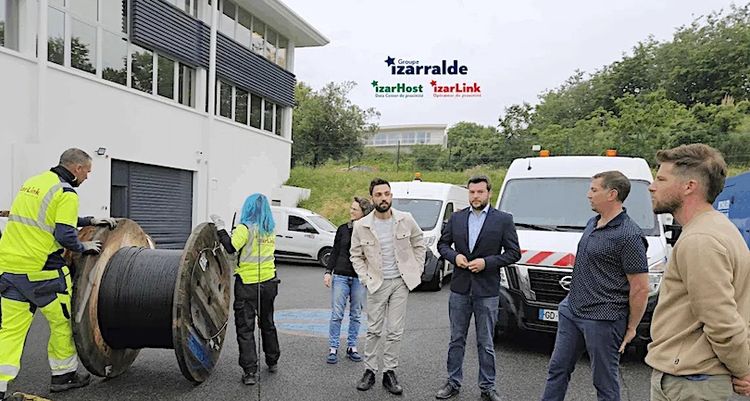 ICI ON PRODUIT LA VIE - L’IzarFamily invente une dimension humaine pour les télécoms et le numérique